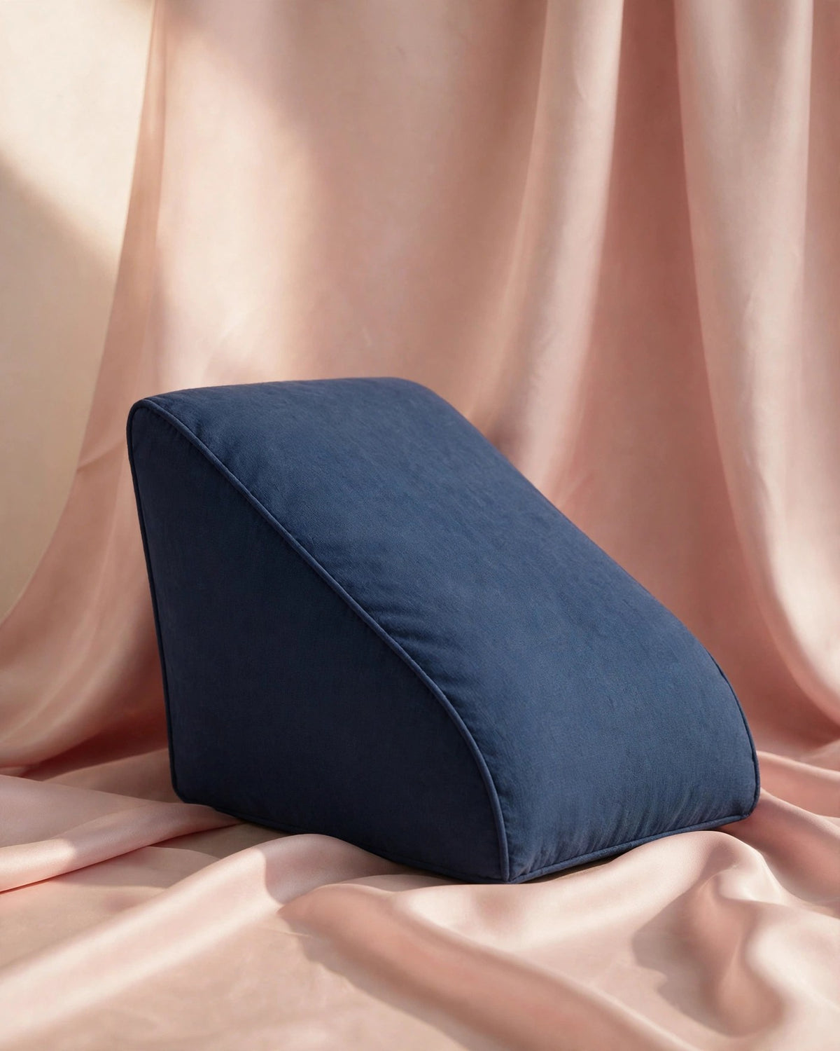 Dame Pillo Indigo — satin view