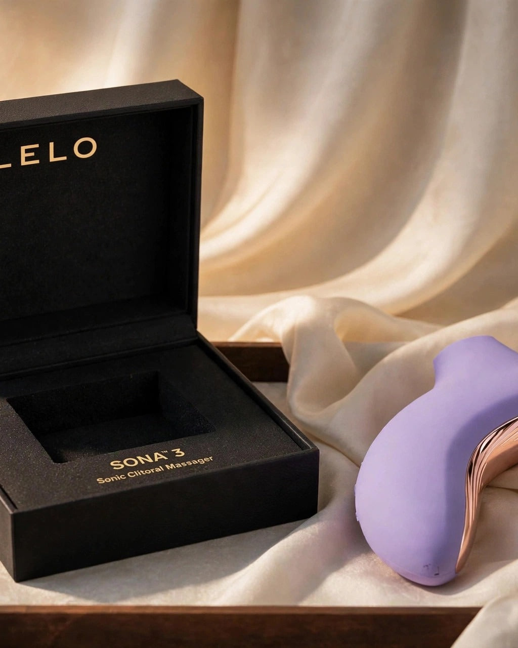 LELO SONA 3 Clitoral Stimulator · Violet