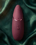 Womanizer Next Bordeaux — hero view